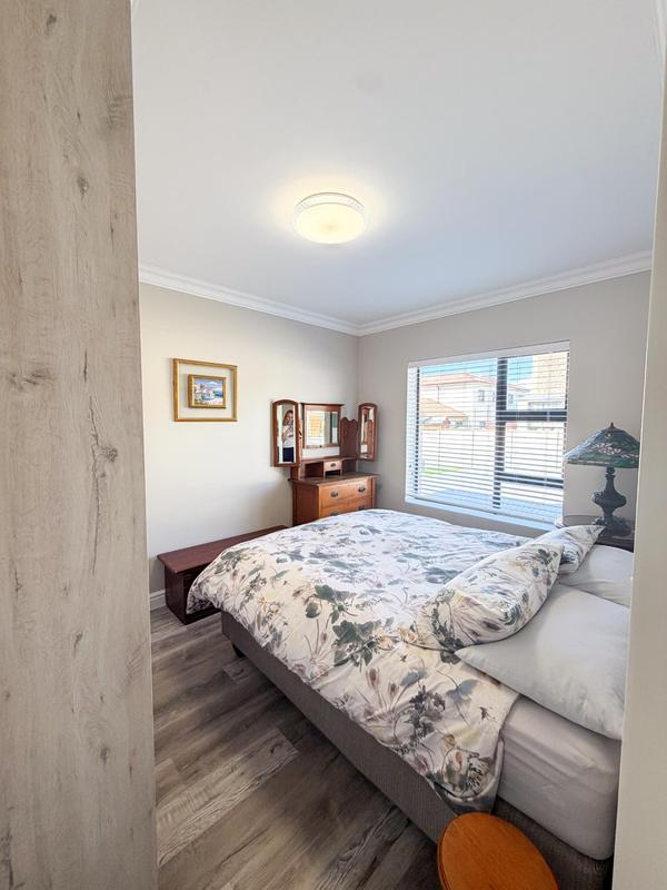 5 Bedroom Property for Sale in Reebok Western Cape
